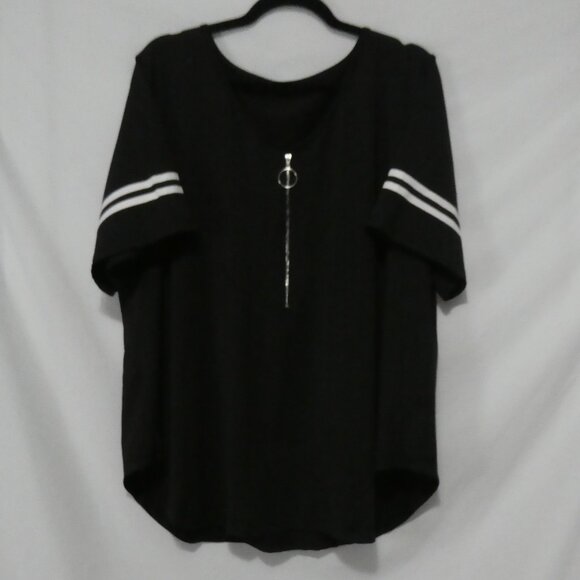 SHEIN - Curve | 2XL | Black Short Sleeve Top With White Stripes and Zipper - Picture 1 of 13